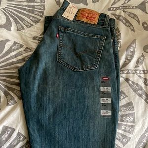Slim, Stretch Levi jeans.